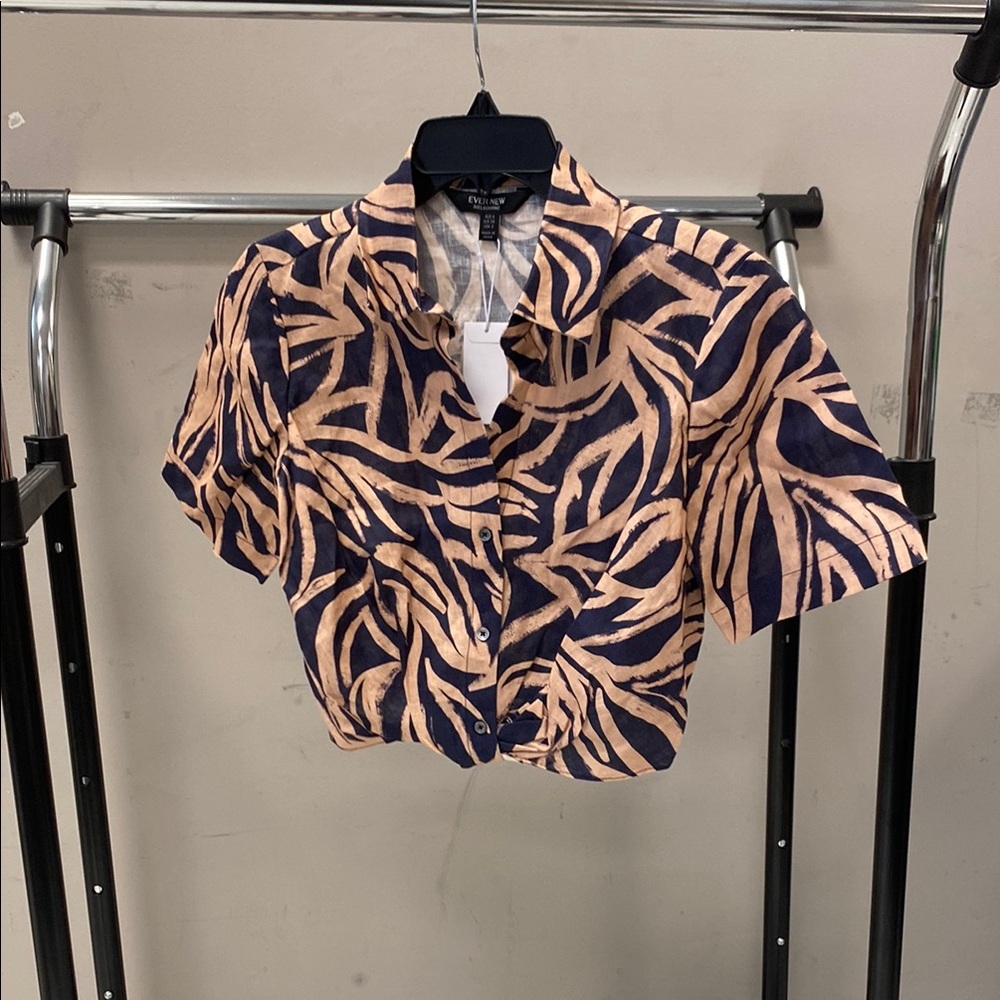 EVER NEW Taylor Crop Twist Shirt, size 2, Blue and Peach colour